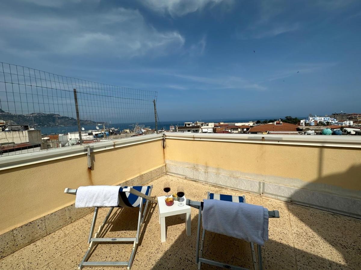Attico Di Giggia Διαμέρισμα Giardini Naxos Εξωτερικό φωτογραφία