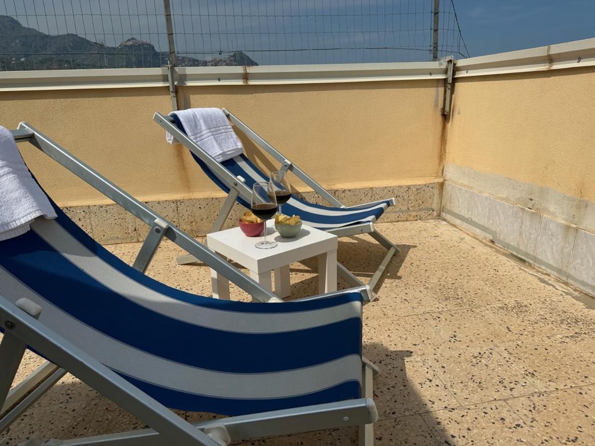 Attico Di Giggia Διαμέρισμα Giardini Naxos Εξωτερικό φωτογραφία